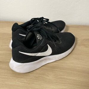 Nike Black Athletic Shoes Size 7